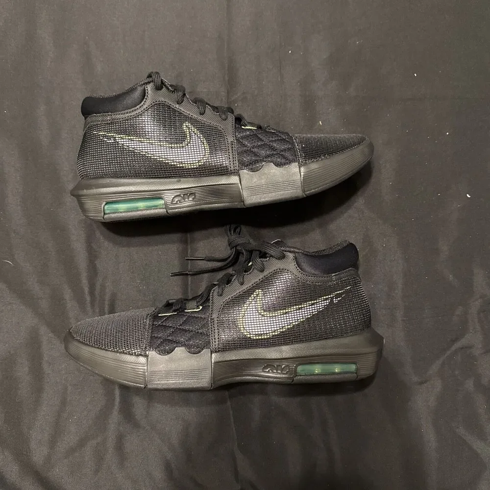 Nike LeBron Witness 8‎ 'Dunkman' FB2239-002 Men's Size 11 Green Black Basketball